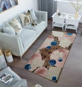 سجادة مقاس 100×190 سم ذات ظهر جينز . التصويرعلى الطبيعة . وزن السجادة 2 كيلو 500 جرام . (بيج × كشمير)