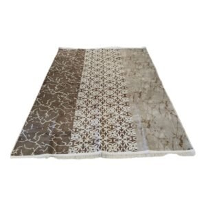 حافظة بديل سجاد بظهر دوتس مانع للانذلاق مقاس 175×280 سم . التصوير على الطبيعة