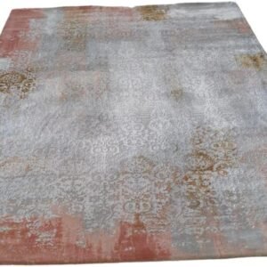 سجادة سيرا صناعة تركية . مصنعة من اجود انواع اخيوط . مقاس 200×280سم . التصوير على الطبيعة . وزن السجادة 12 كيلو