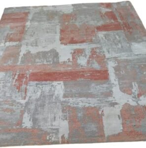 سجادة سيرا صناعة تركية . مصنعة من اجود انواع اخيوط . مقاس 200×280سم . التصوير على الطبيعة . وزن السجادة 12 كيلو