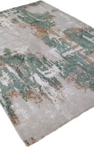 سجادة سيرا صناعة تركية . مصنعة من اجود انواع اخيوط . مقاس 200×280سم . التصوير على الطبيعة . وزن السجادة 12 كيلو