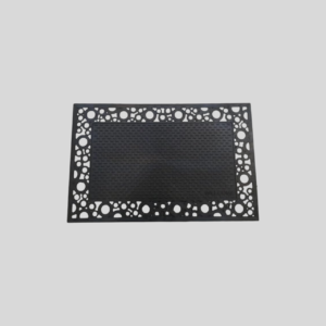 دواسة باب شقة جلد ( Welcome ) مقاس 45×70 سم وزن المنتج 1500 جرام . تصوير المنتج على الطبيعة .