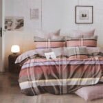 طقم كبرتاية سرير كبير متعدد الالوان يتم استعمالة على الوجهين كل وجة شكل مختلف متوفر 6 قطع