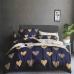 طقم كبرتاية سرير كبير متعدد الالوان يتم استعمالة على الوجهين كل وجة شكل مختلف متوفر 4 قطع