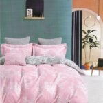 طقم كبرتاية سرير كبير متعدد الالوان يتم استعمالة على الوجهين كل وجة شكل مختلف متوفر 4 قطع