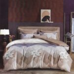 طقم كبرتاية سرير كبير متعدد الالوان يتم استعمالة على الوجهين كل وجة شكل مختلف متوفر 4 قطع