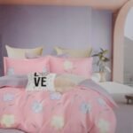 طقم ملايات سريركبير مكون من ٤ قطع . ملاية 240*240سم+1مخدة160*45سم+2خدادية 50*70سم .