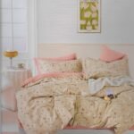 طقم ملايات سريركبير مكون من ٤ قطع . ملاية 240*240سم+1مخدة160*45سم+2خدادية 50*70سم .